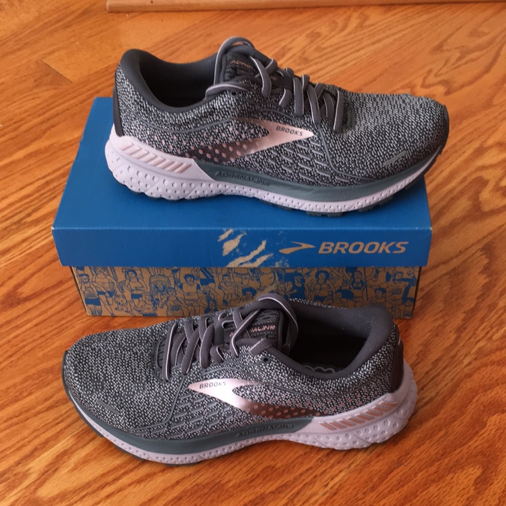 Brooks Adrenaline GTS 21 Women’s Size 8